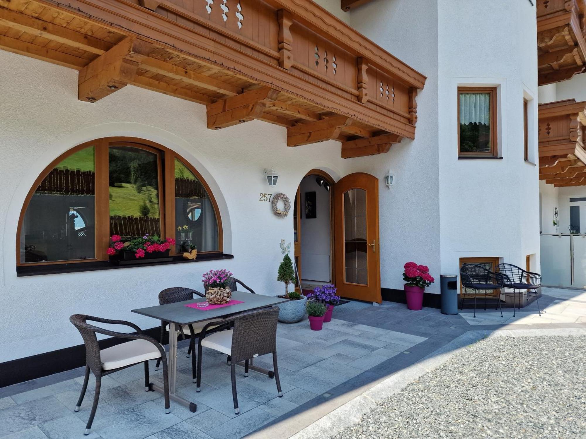Hotel Romantica Jerzens Exterior photo